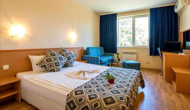 Отель Family Hotel Dalis София-12